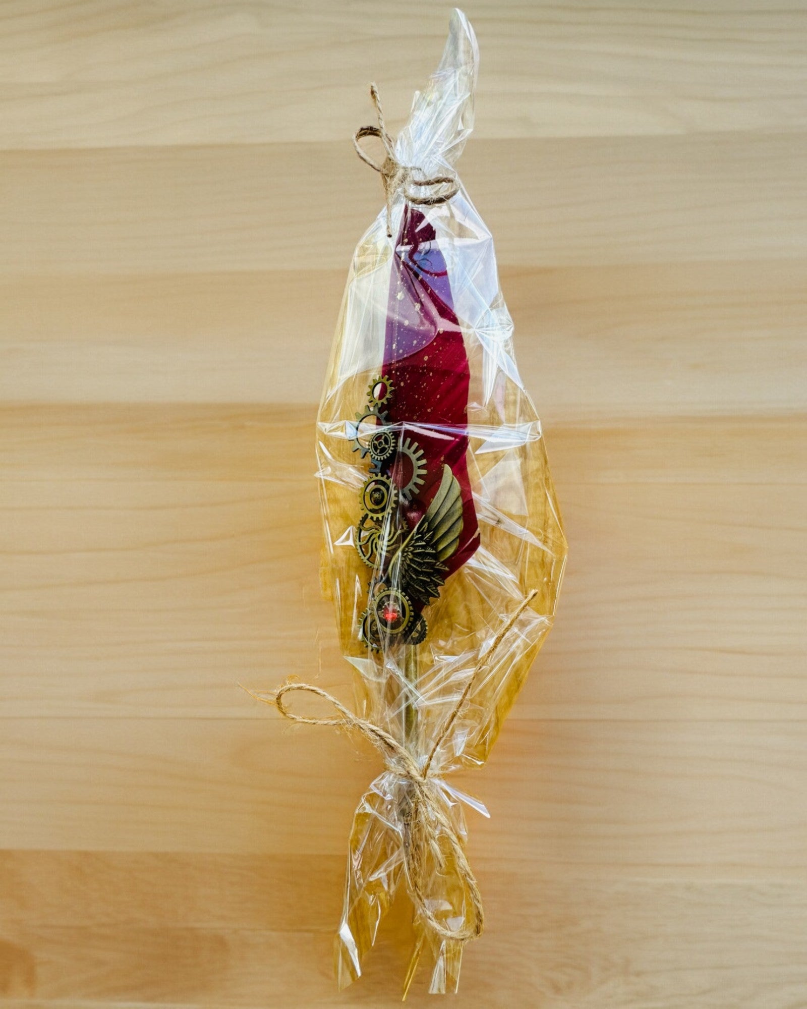 Set de Regalo - Pluma de Ganso Bordo-Violeta "Elegancia Steampunk" con Opción de Grabado, para regalo