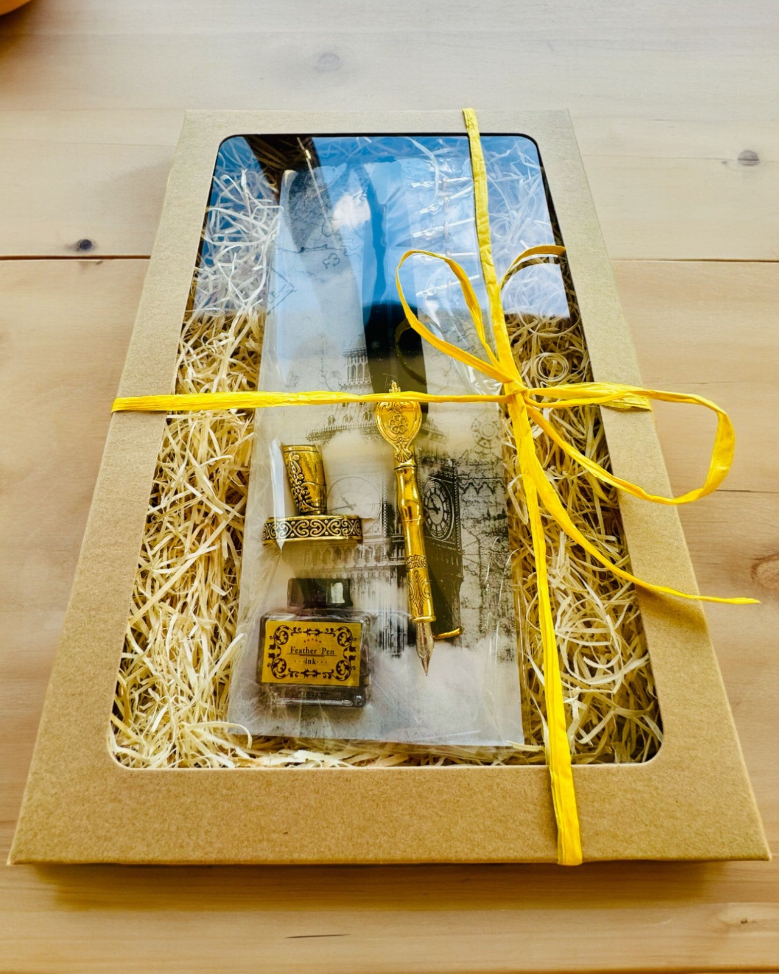 Pluma de Ganso Elegante con Conjunto de Accesorios - Royal Quill, posibilidad de personalización con grabado