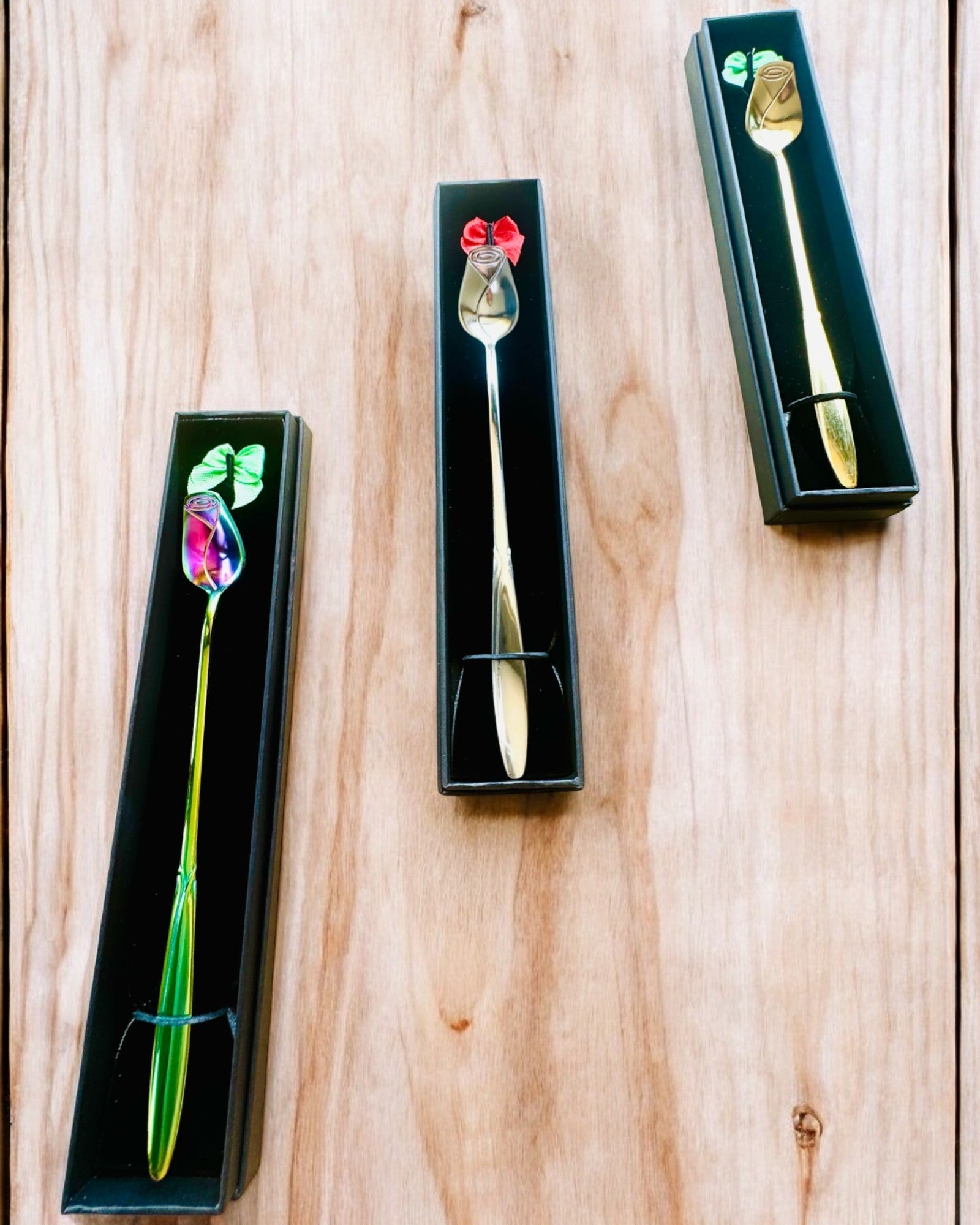 Cucharilla Personalizada de Rosa con Opción de Grabado para regalo - 3 variantes de color a elegir