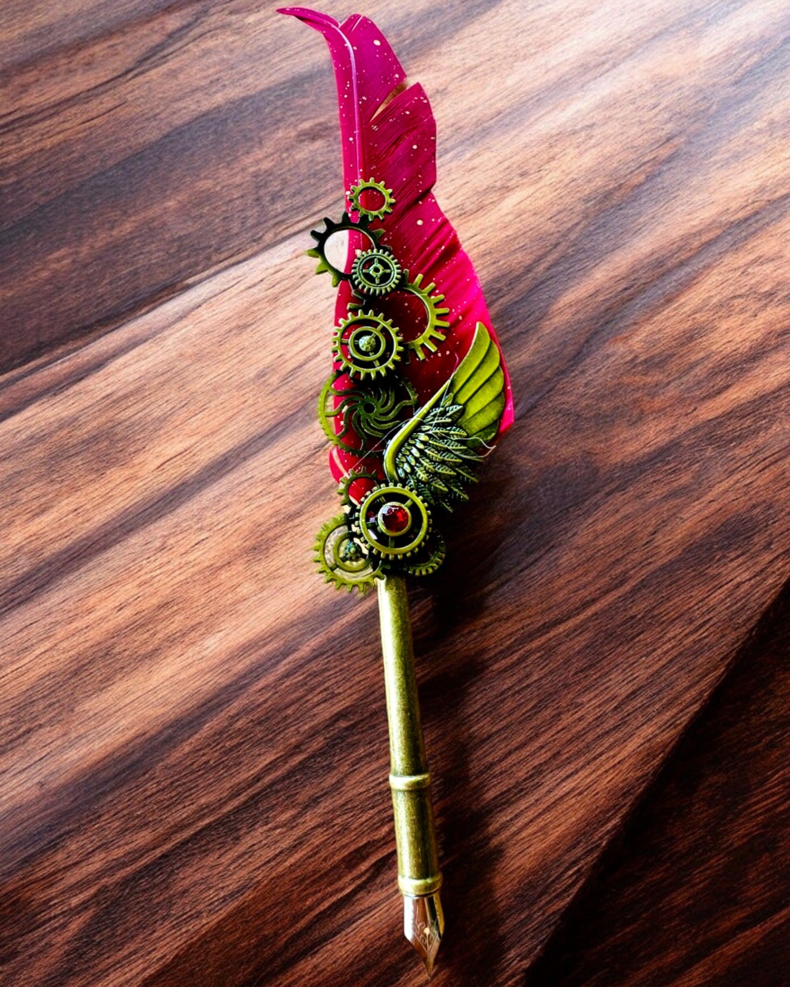 Pluma Caligráfica "Elegancia Steampunk" con Pluma de Pavo - Hecho a Mano 5 variantes a elegir, personalización con grabado para regalo