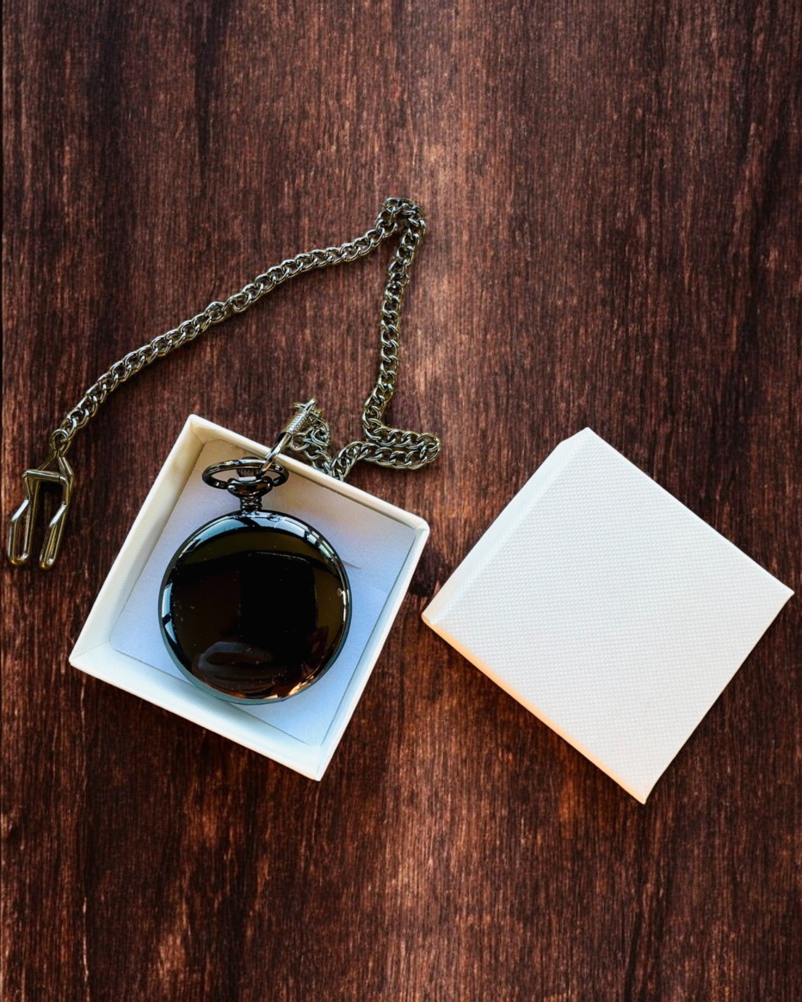 Reloj de Bolsillo Clásico con Números Romanos y Cadena, Cuarzo, Brillo Negro - color negro