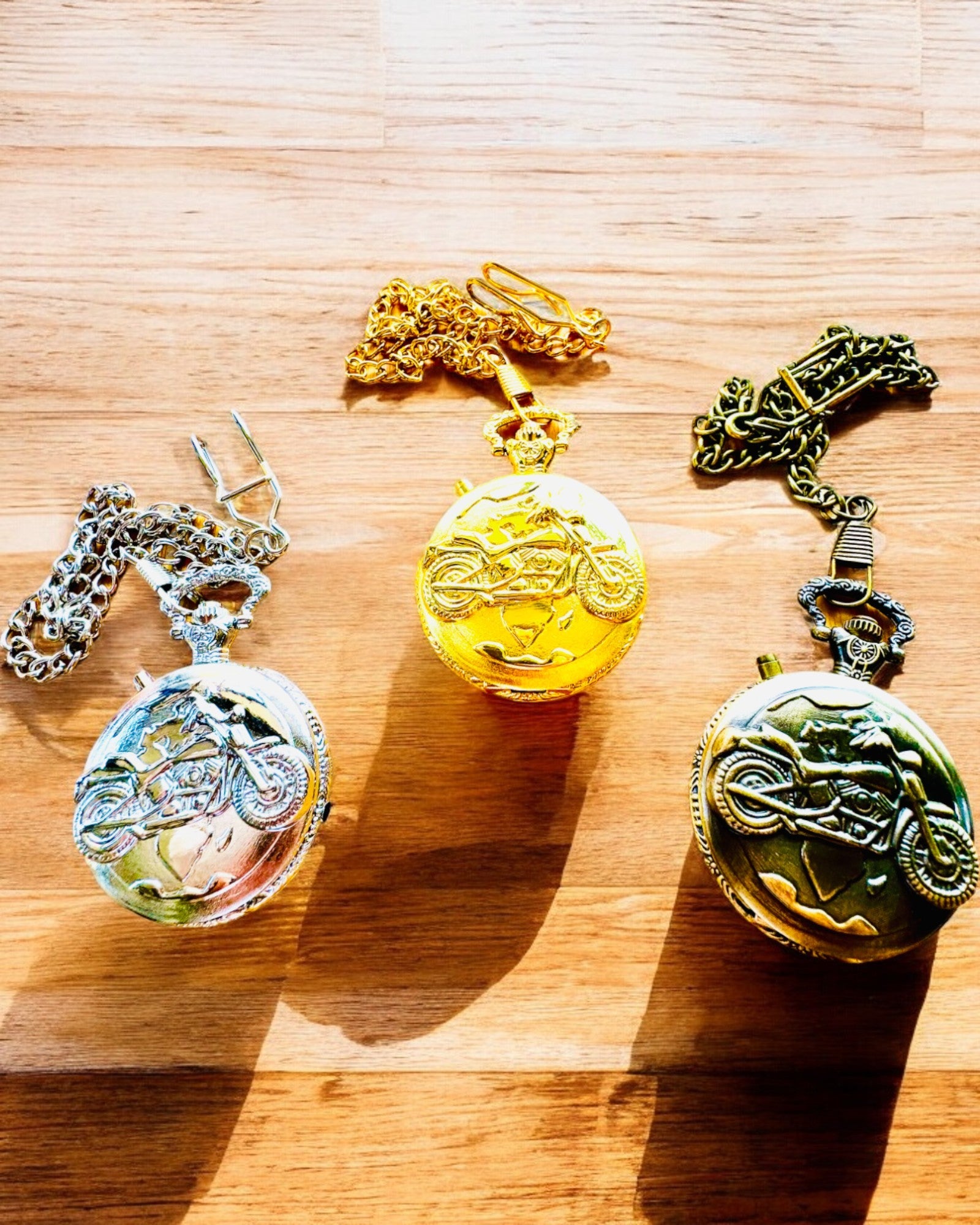 Reloj de Bolsillo "Motocyklowy Elegancik 2" – Grabado para regalo, 3 variantes de color