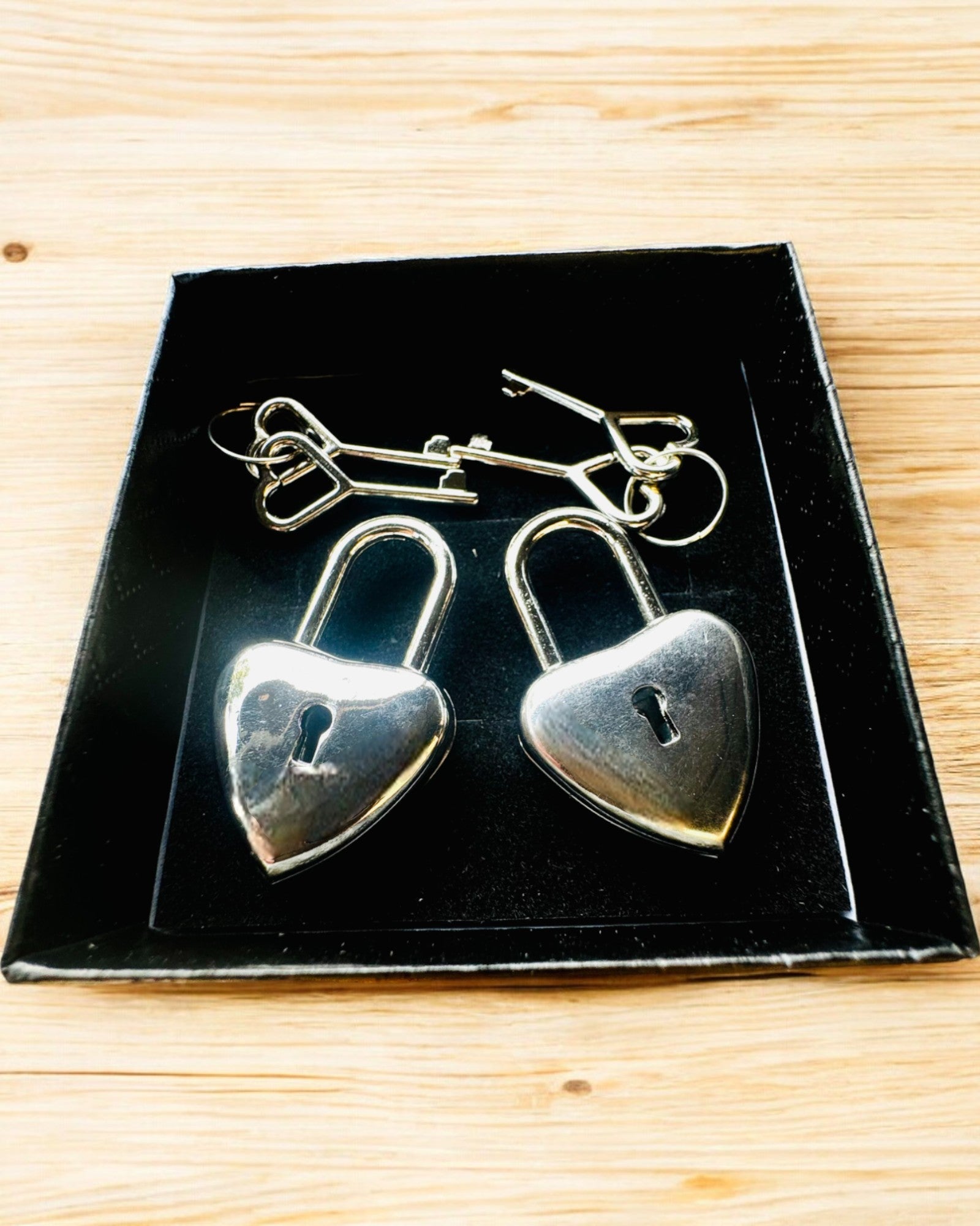 Llaves del Amor en color Plateado 2 mini Candados en Forma de Corazón, posibilidad de personalización con grabado para regalo