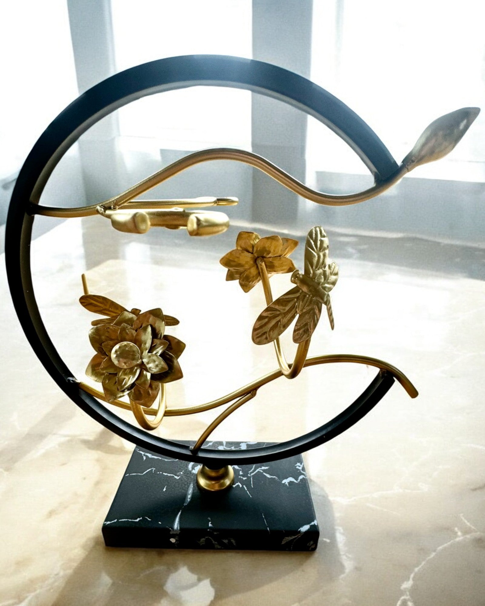 Soporte "Elegancki Owad" - para botella de vino y copas, altura 33 cm, posibilidad de personalización con grabado para regalo