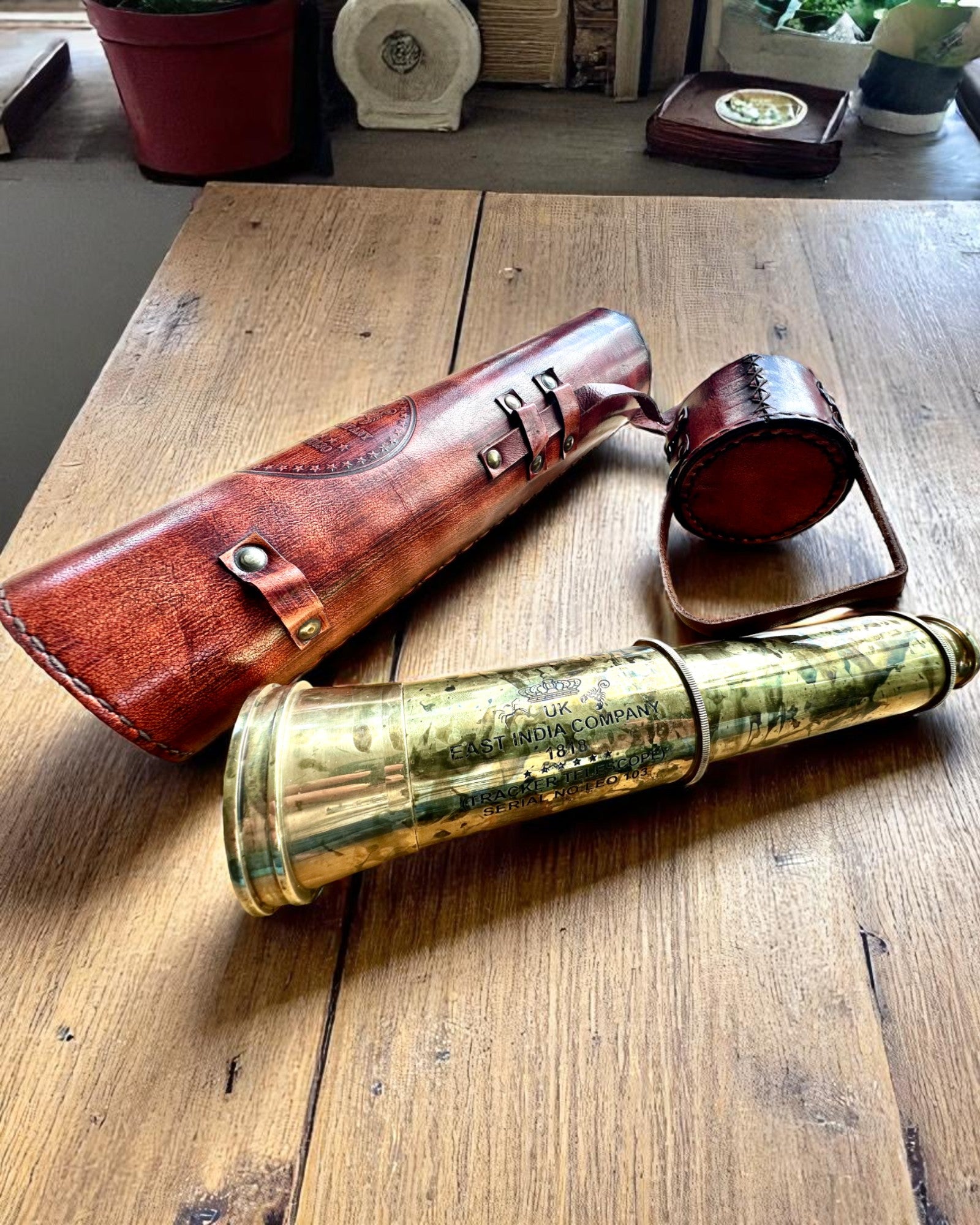 Luneta Królewska „Voyager 1818” – Exclusiva, de Latón, 83 cm, hecha a mano, estuche de Cuero Natural – Edición de Coleccionista, personalización con grabado para regalo