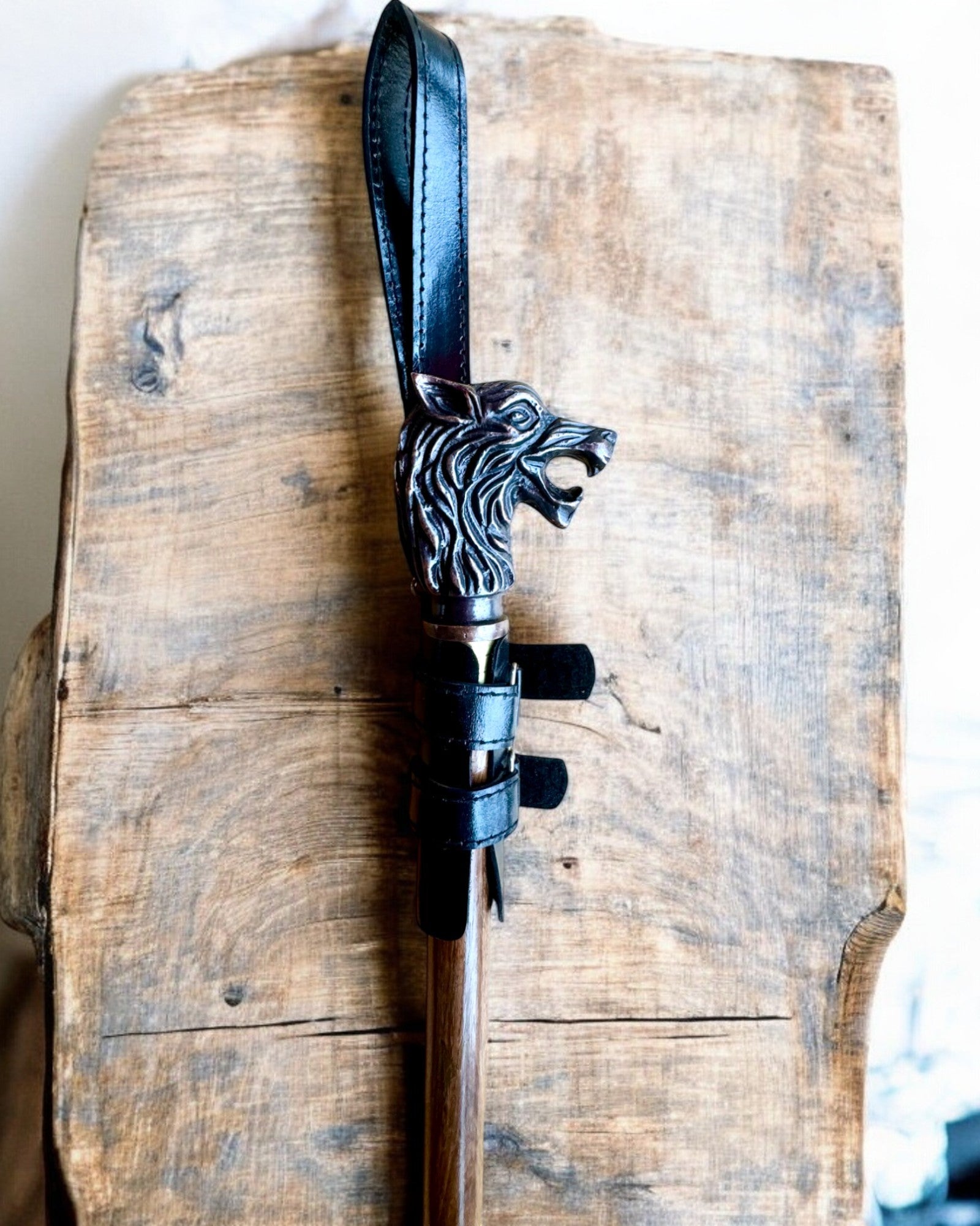 Funda Pantera Negra para Bastón con Opción de Grabado - Hecho a Mano de Cuero Natural