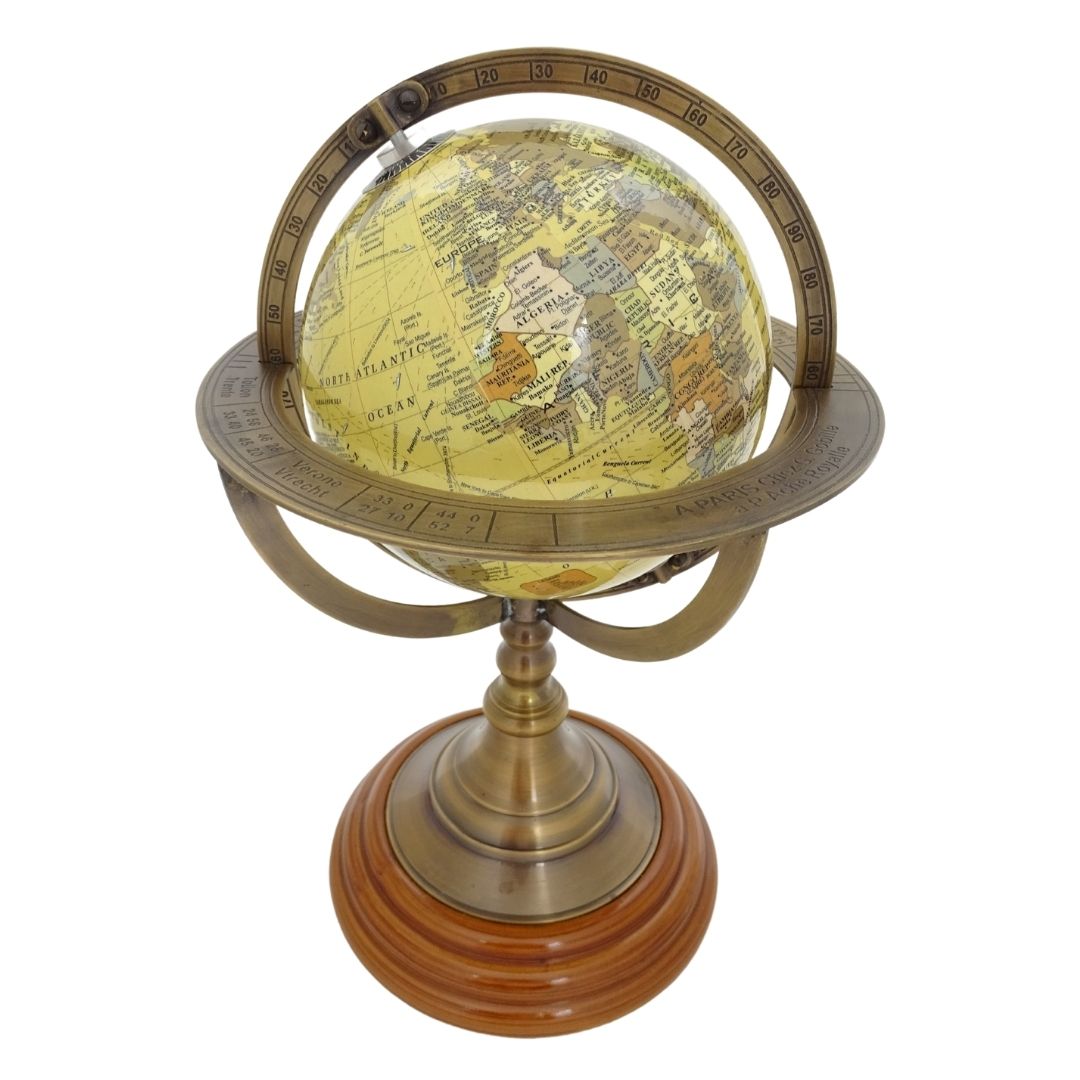 Globo decorativo con base de latón y opción de grabado personalizado