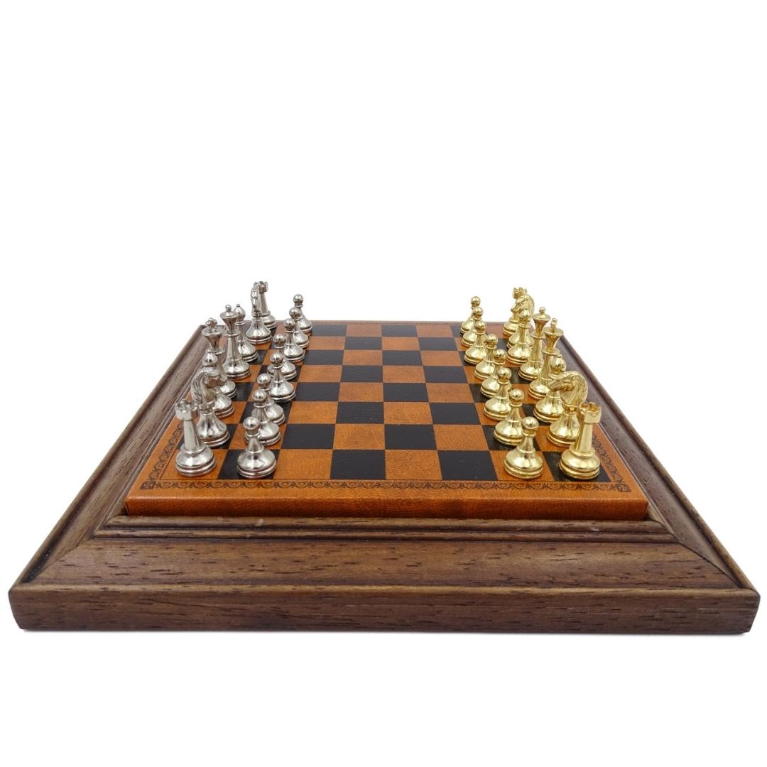 Ajedrez magnético metálico exclusivo Italfama 18x18 cm con posibilidad de grabado personalizado – elegante regalo para cualquier ocasión, tablero marrón y negro con piezas doradas y plateadas