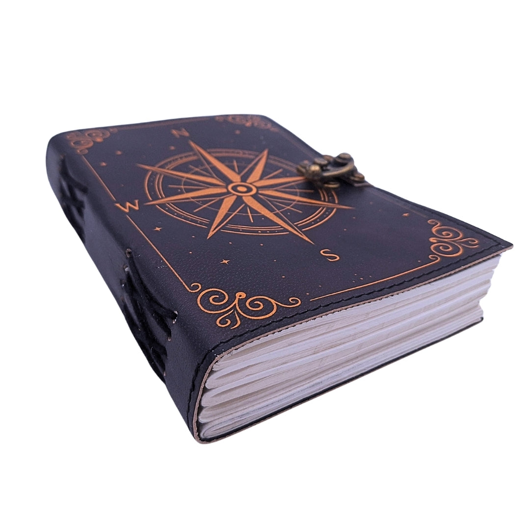 Cuaderno de cuero Rosa de los Vientos retro negro y dorado con grabado personalizado
