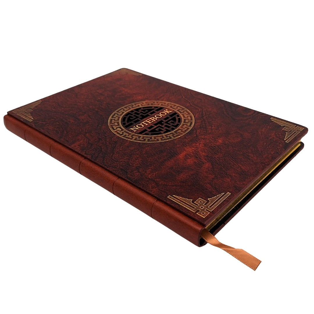 Elegante cuaderno A5 con cubierta de madera y grabado personalizado – diario de lujo para regalo con bordes dorados y papel de alta calidad en color marrón
