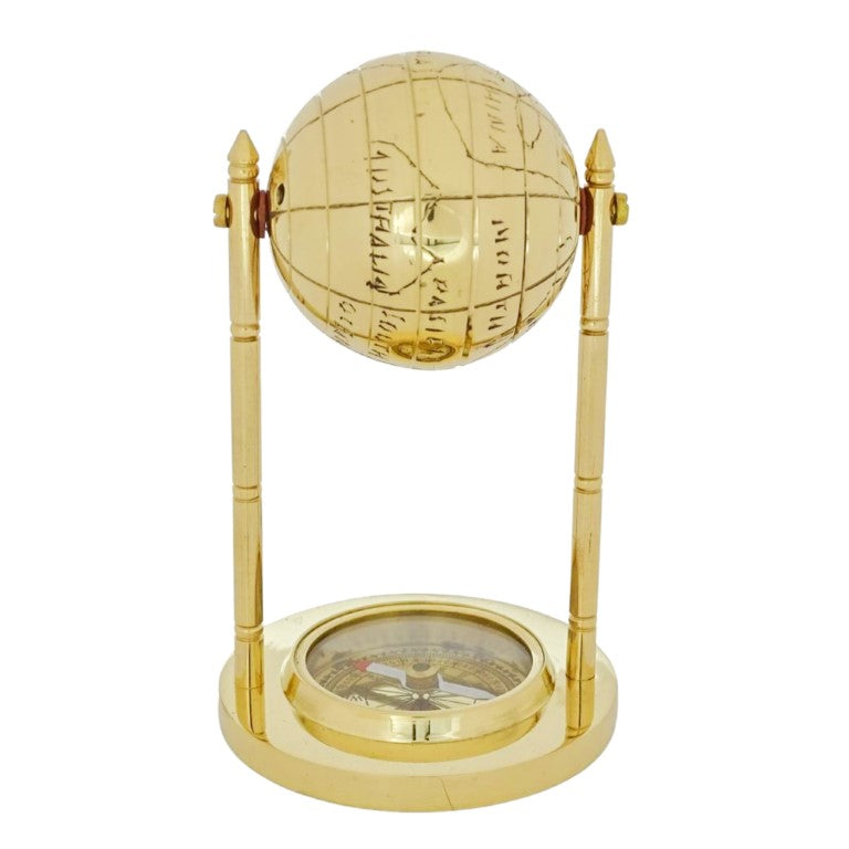 Globo decorativo de latón con brújula y posibilidad de personalización con grabado, dorado, altura 12,5 cm