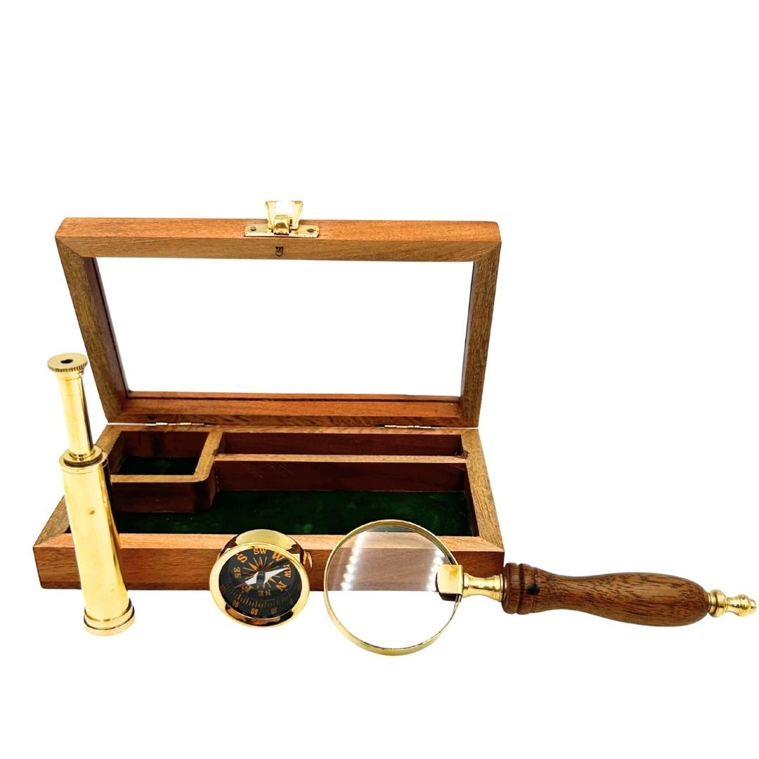 Conjunto de viajero con catalejo, brújula y lupa en caja de madera con opción de grabado personalizado