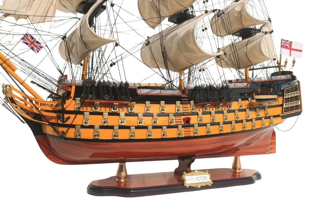 Modelo montado del velero HMS Victory de 80cm con posibilidad de personalización mediante grabado - Decoración exclusiva para regalo, hecho a mano con madera exótica, alta calidad y atención a los detalles
