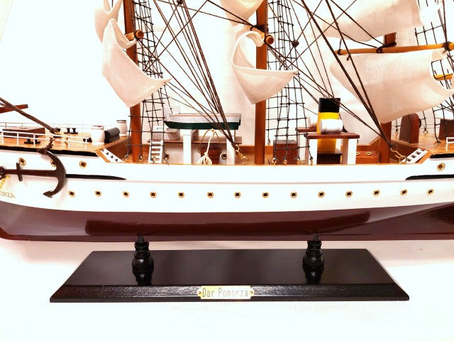 Modelo de velero Dar Pomorza de 80 cm con opción de grabado personalizado