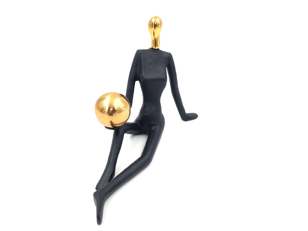 Figura decorativa Mujer gimnasta con balón, grabado personalizado, altura 15 cm, negra y dorada, regalo ideal para cualquier ocasión