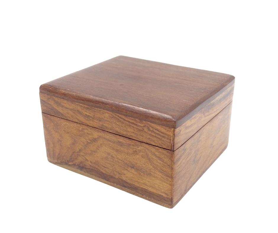 Brújula de latón Brunton CB5 en caja de madera con posibilidad de personalización mediante grabado