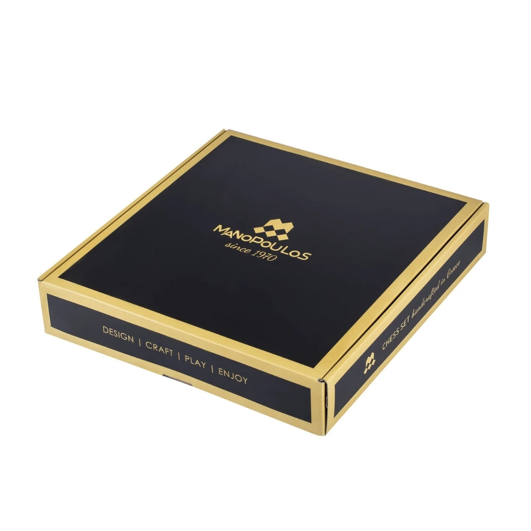 Ajedrez metálico exclusivo con tablero de latón 44 x 44 cm – Figuras medievales con posibilidad de personalización con grabado