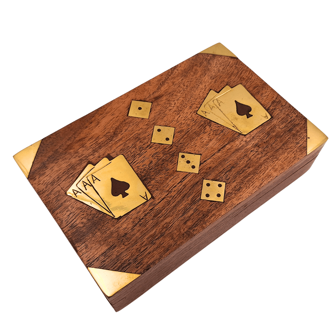 Elegante conjunto de juego con dos barajas de cartas y dados en caja de madera con adornos de latón - Grabado personalizado