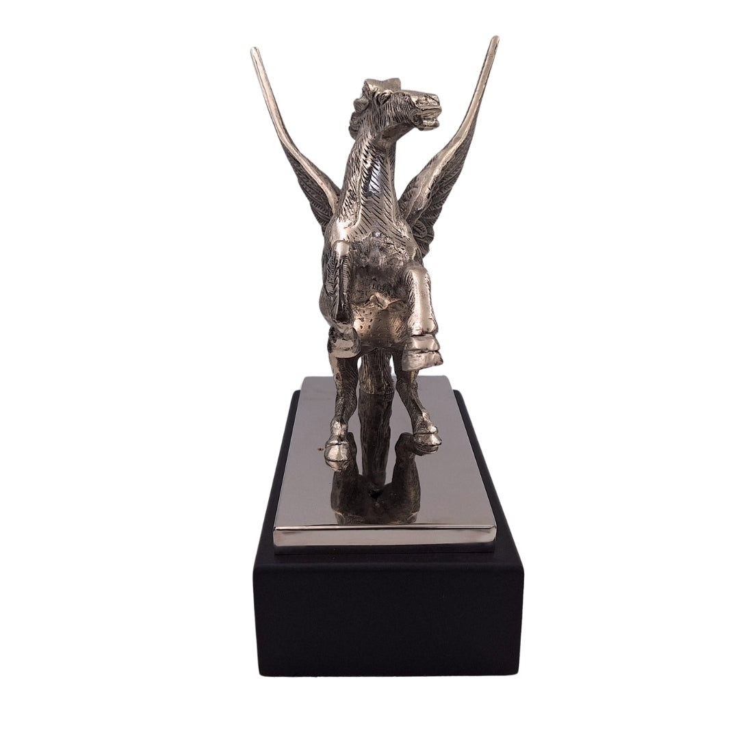 Figura decorativa de Pegaso de aluminio sobre base de acero y madera, grabado personalizado, regalo elegante para amantes de la mitología griega, altura 36 cm, color plateado con base negra
