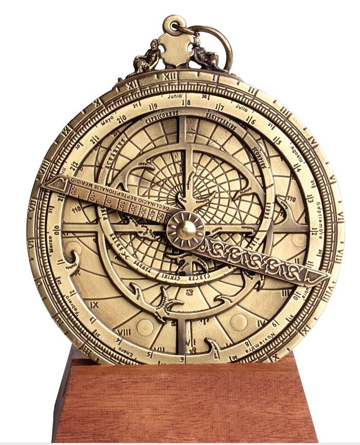 Astrolabio europeo H32 – réplica renacentista premium con posibilidad de personalización mediante grabado – regalo ideal con elegante pedestal de madera – altura 12 cm, hecho a mano con atención al detalle