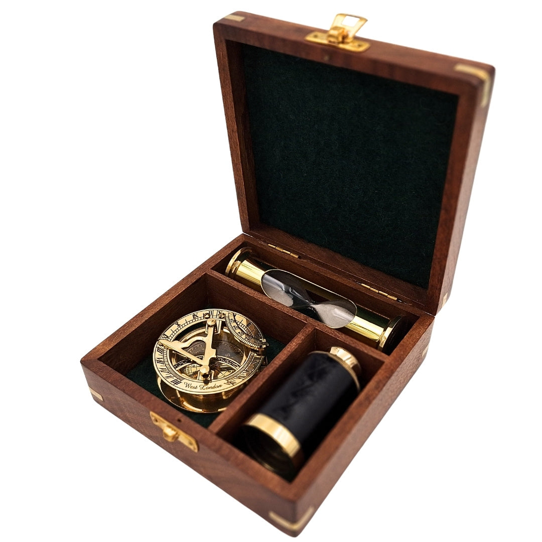 Set de regalo retro con grabado – brújula de latón, catalejo plegable, reloj de arena en caja de madera