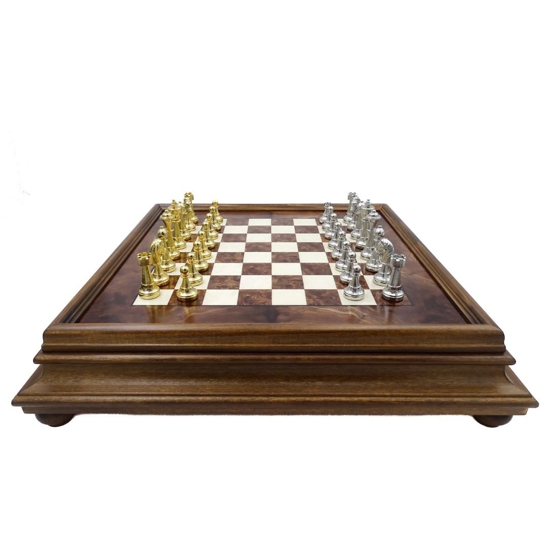 Ajedrez exclusivo Italfama de metal dorado 53x53 cm con posibilidad de grabado personalizado