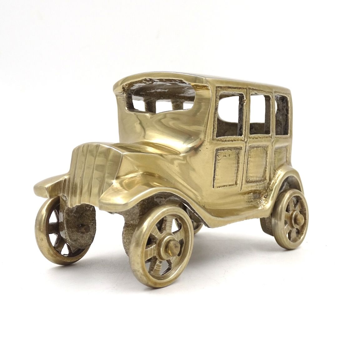 Modelo de coche retro de metal BMW Dixi en color latón antiguo con posibilidad de personalización con grabado