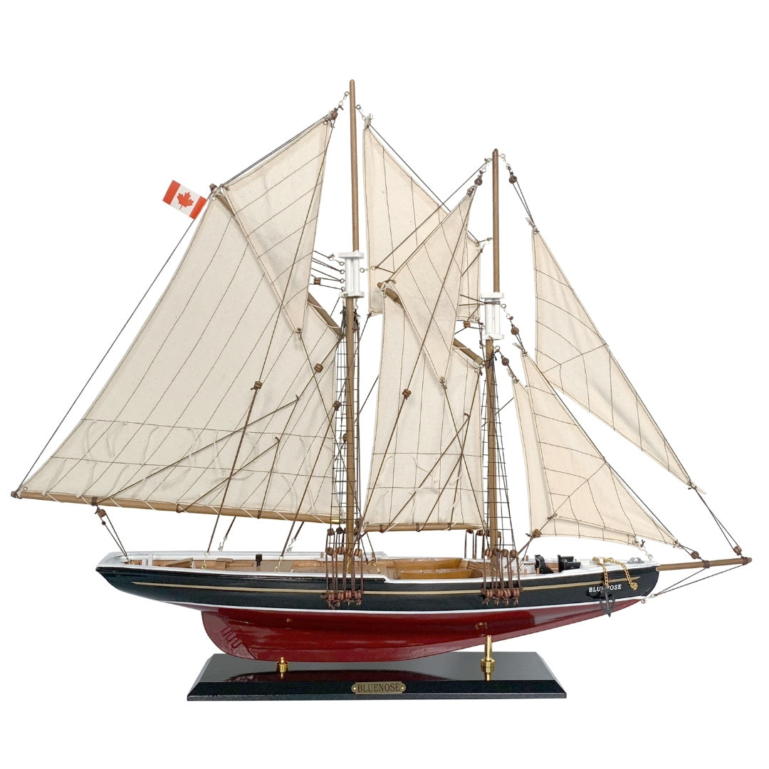 Modelo de velero Bluenose de 80 cm con posibilidad de personalización con grabado