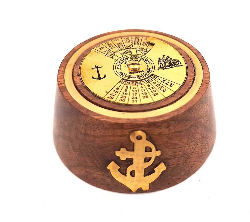 Elegante calendario perpetuo de latón y madera con posibilidad de personalización con grabado, ideal para regalo - marrón y dorado, dimensiones 7,5 x 3,5 cm