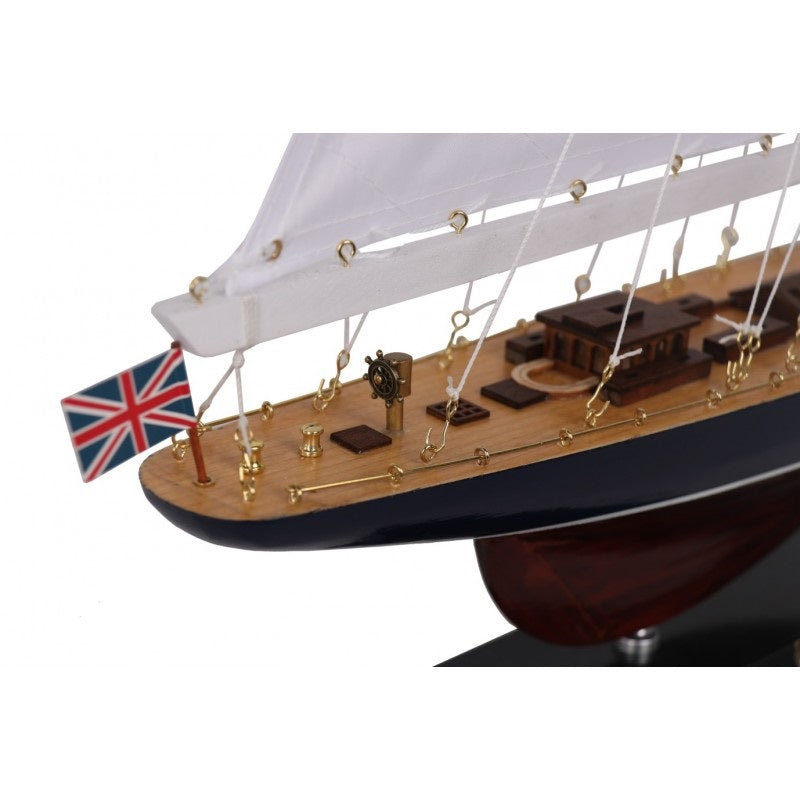Réplica del yate Endeavour de 70 cm con posibilidad de personalización mediante grabado
