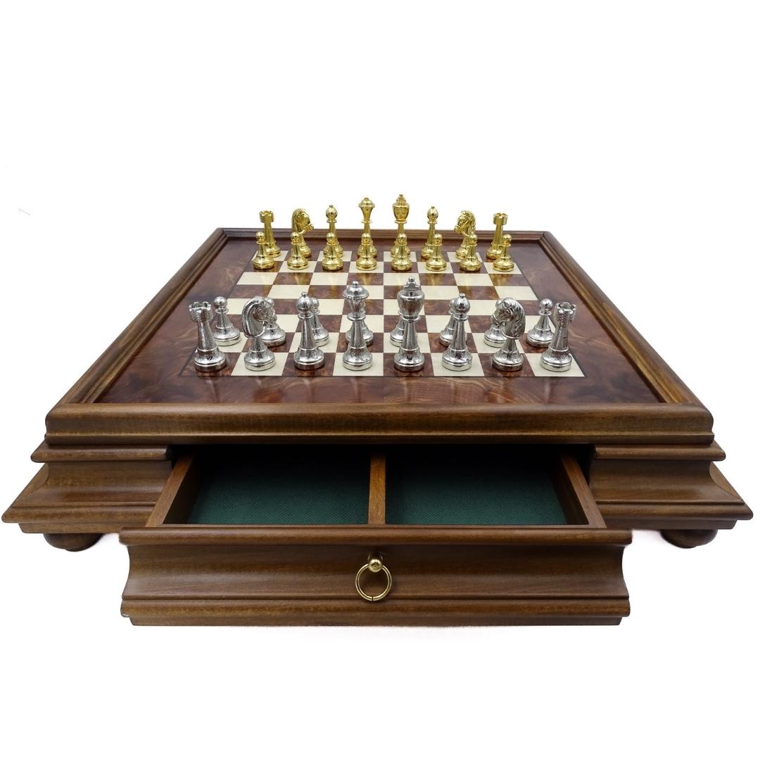Ajedrez exclusivo Italfama de metal dorado 53x53 cm con posibilidad de grabado personalizado