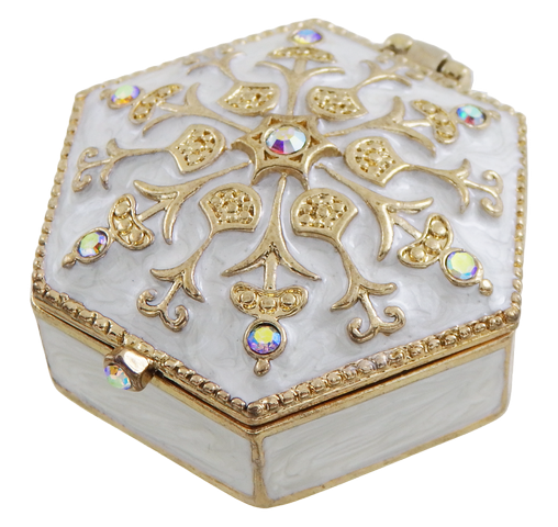 Elegante caja metálica de regalo con cristales B0035-08WH, blanco y dorado, posibilidad de personalización con grabado, ideal para joyas y pequeños objetos, 5x5x2 cm