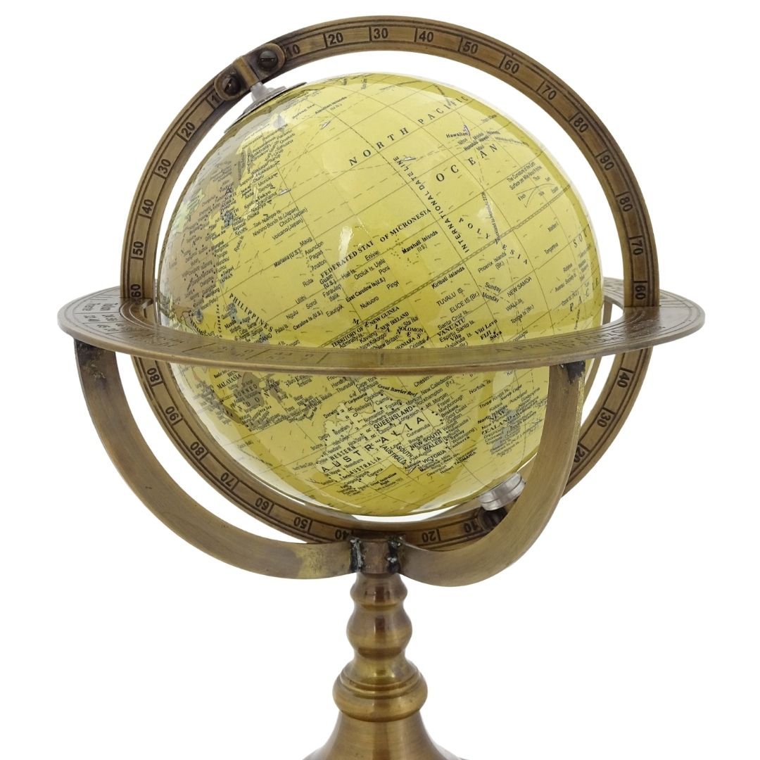 Globo decorativo con base de latón y opción de grabado personalizado