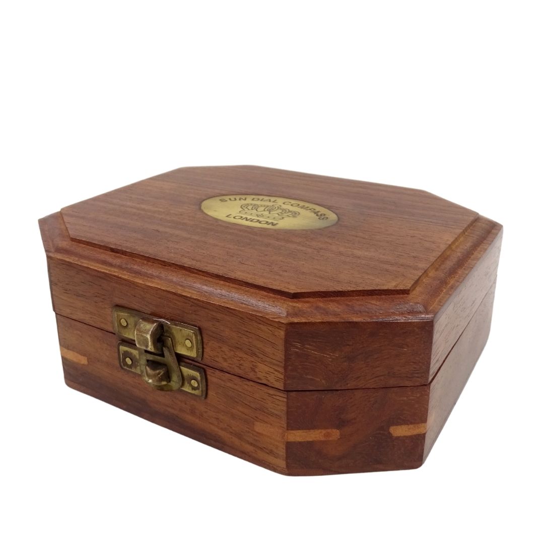 Reloj de sol con brújula retro en caja de madera con posibilidad de personalización de grabado