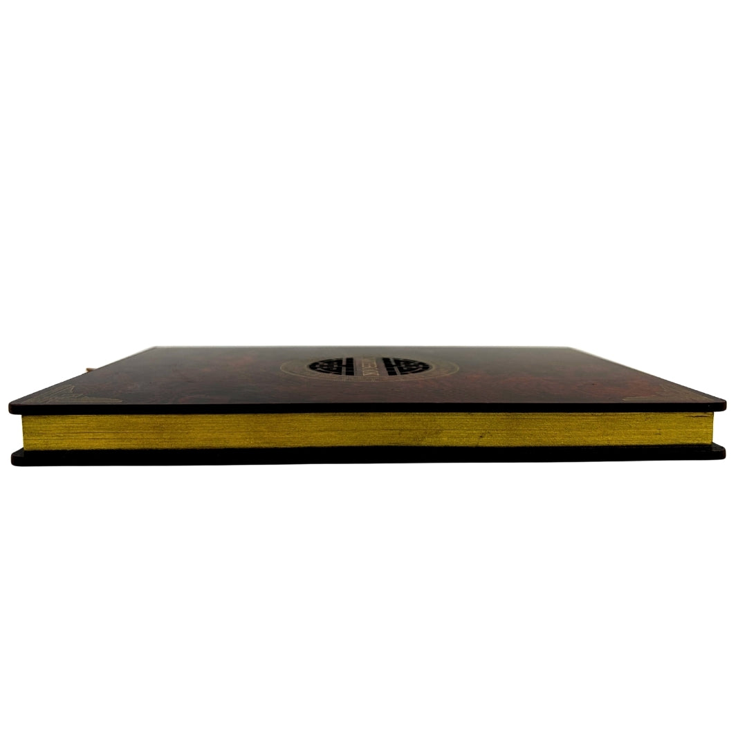 Elegante cuaderno A5 con cubierta de madera y grabado personalizado – diario de lujo para regalo con bordes dorados y papel de alta calidad en color marrón