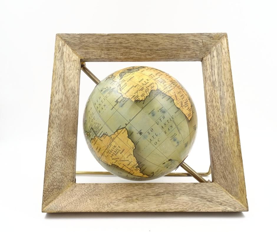 Globo Decorativo GLB-40 en Marco de Madera con Posibilidad de Personalización con Grabado, Mapa Azul y Amarillo, Diámetro 15 cm