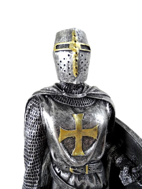 Figura de caballero cruzado de 30 cm con grabado