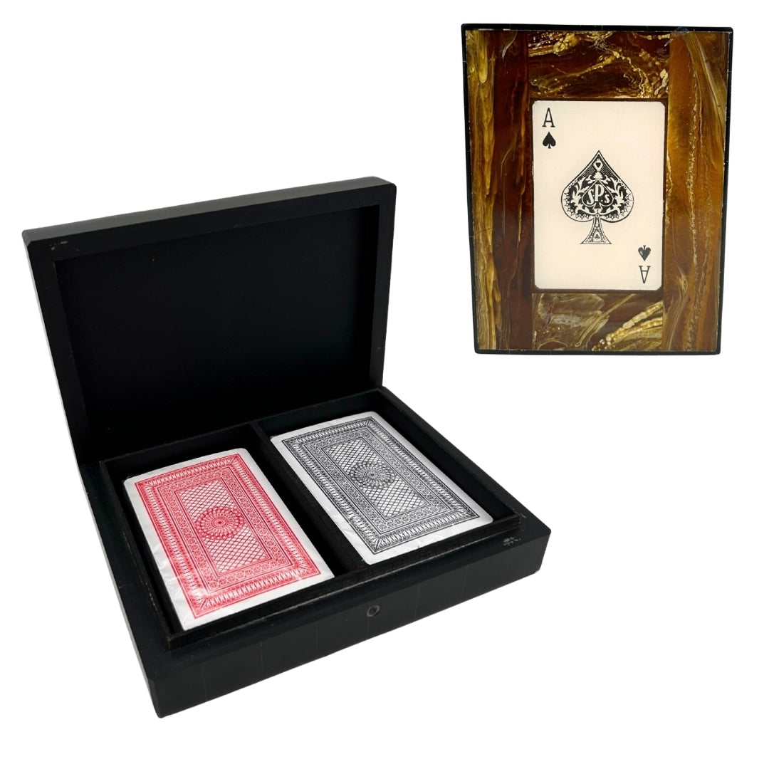 Conjunto elegante de dos barajas de cartas en caja de resina con posibilidad de personalización con grabado