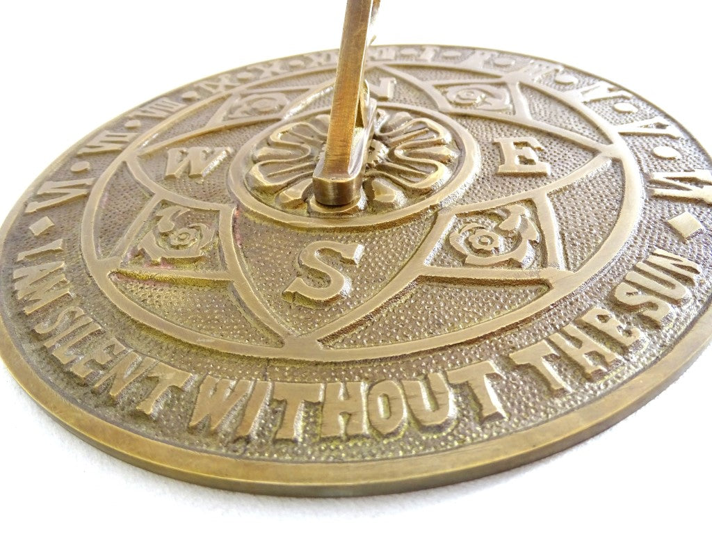Reloj de sol flor de latón con posibilidad de grabado personalizado