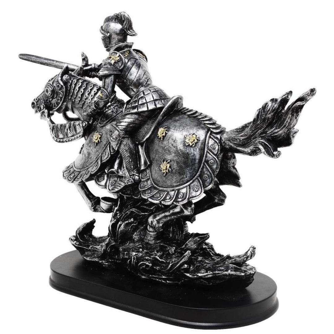 Figura Caballero a caballo 31 cm – pintada a mano en polyresina con posibilidad de personalización con grabado