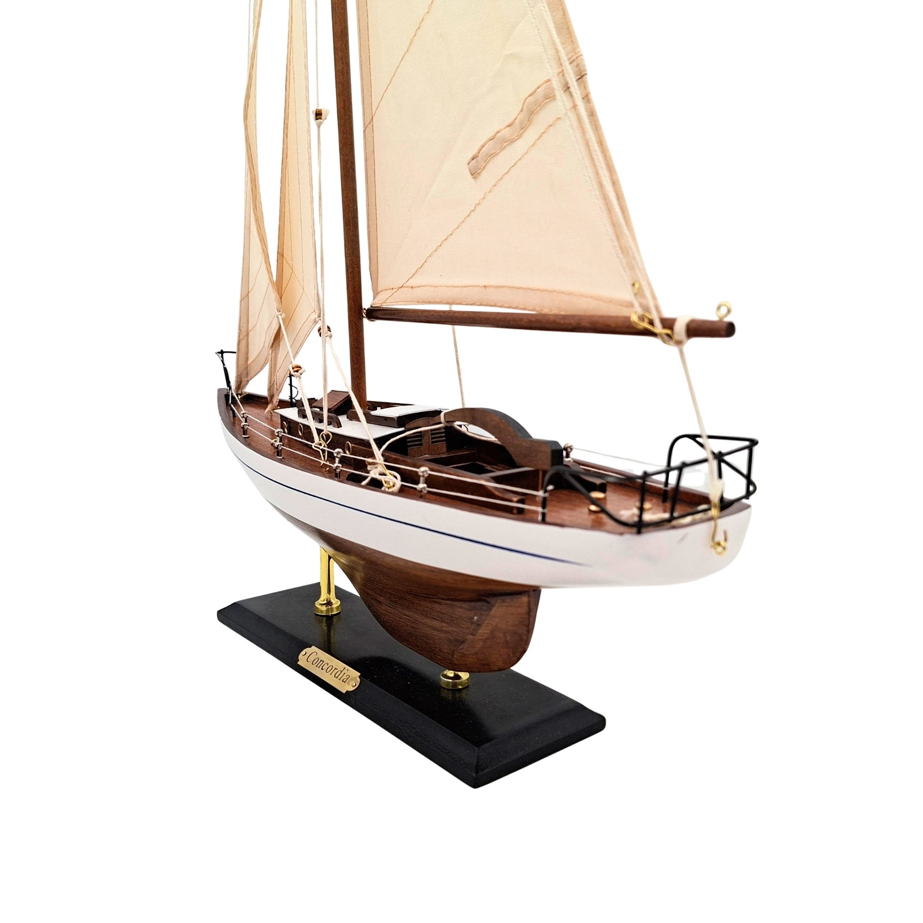 Modelo de Yate de Vela de 66 cm con posibilidad de personalización con grabado