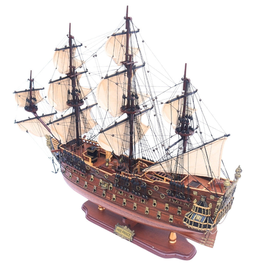 Gran modelo exclusivo del velero HMS Prince de 94cm con posibilidad de personalización mediante grabado