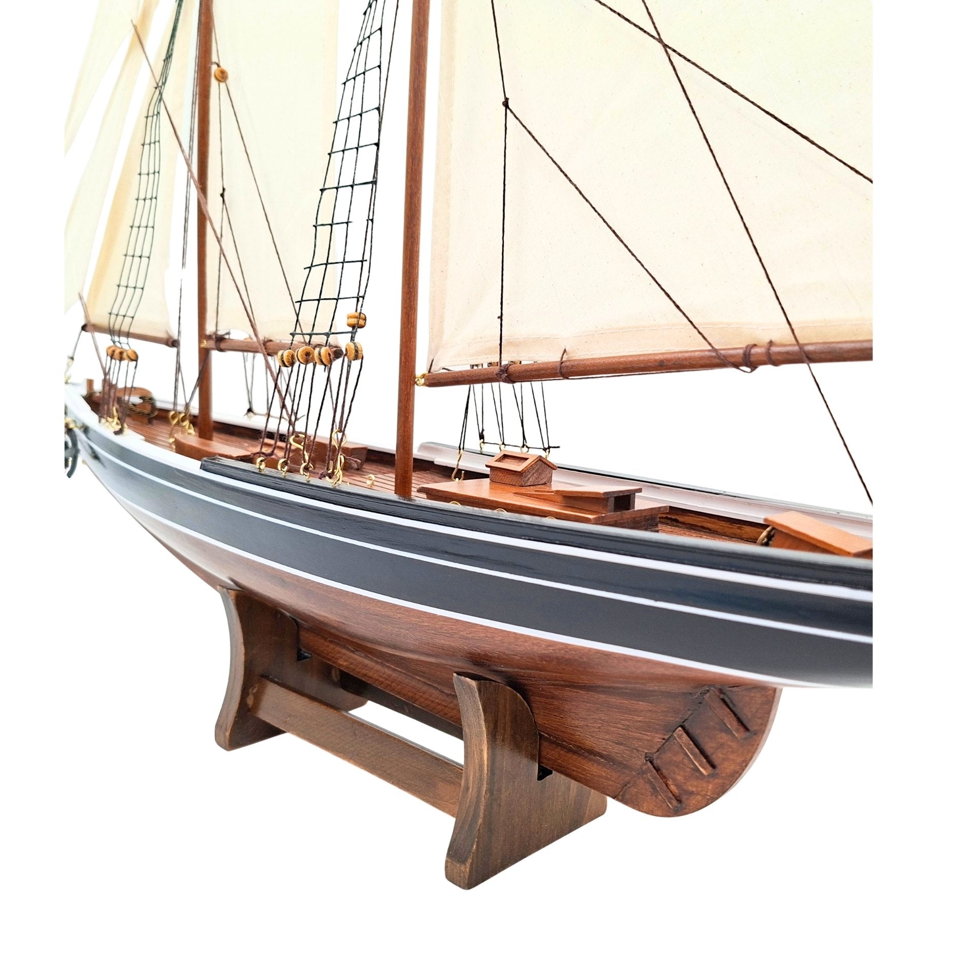 Modelo de Bergantín Bluenose de 78 cm con Grabado - Elegante Decoración Marinera de Madera para Regalo a Amantes de la Navegación y la Historia Marítima con Velas Naturales