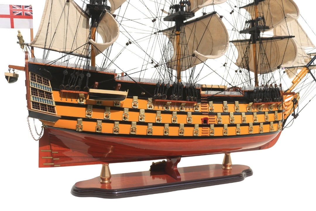 Modelo montado del velero HMS Victory de 80cm con posibilidad de personalización mediante grabado - Decoración exclusiva para regalo, hecho a mano con madera exótica, alta calidad y atención a los detalles