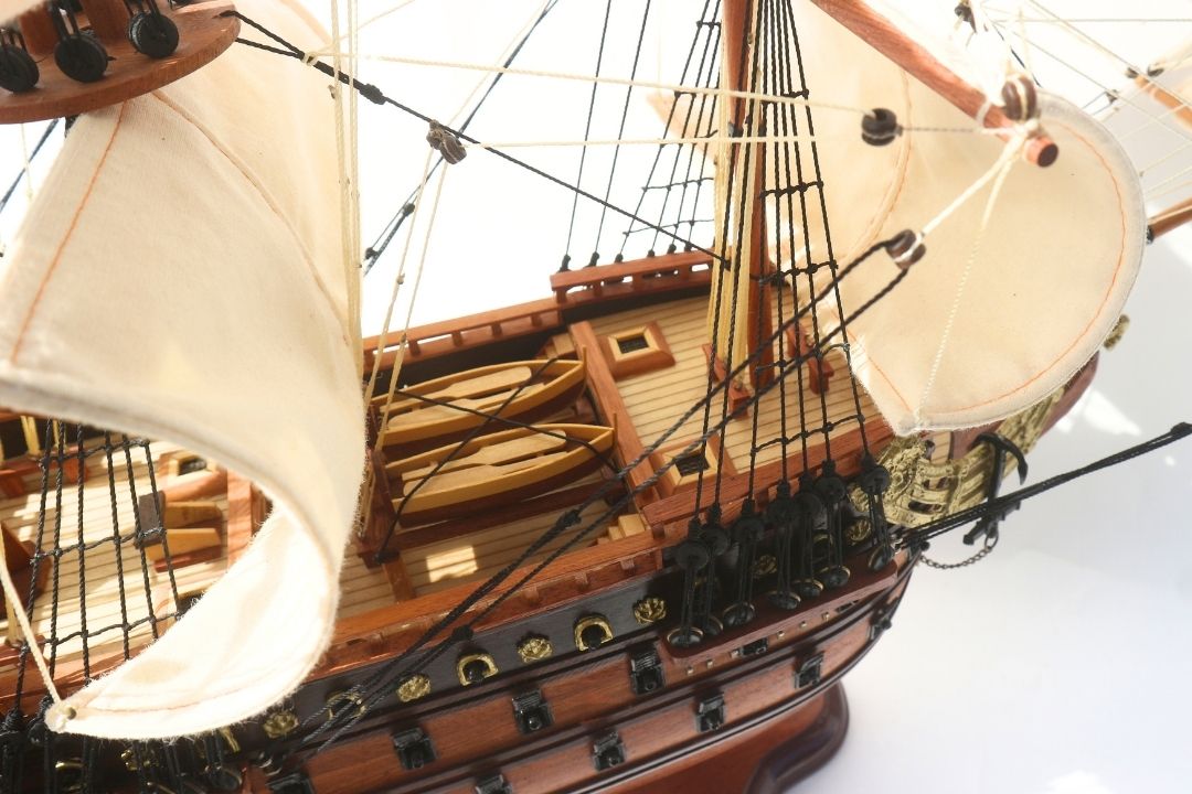 Modelo de lujo del velero Soleil Royal de 65cm - SOL6, con posibilidad de personalización mediante grabado