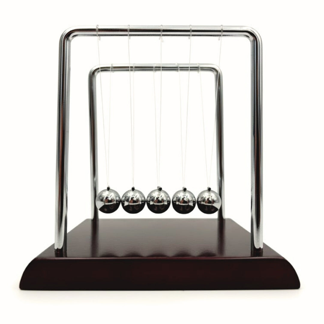 Elegantes Bolas de Newton con Grabado - Madera Metal