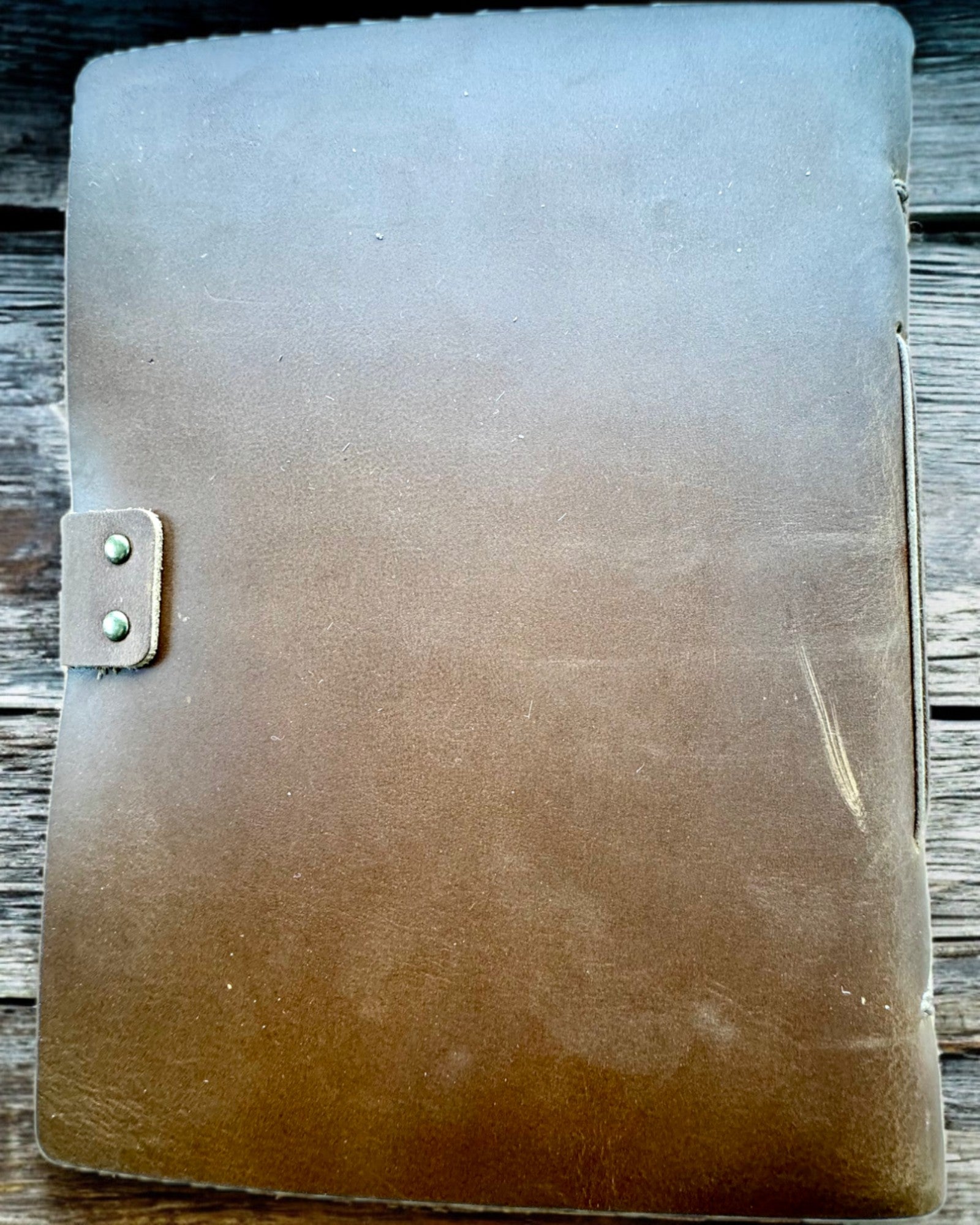 Notatnik Premium "RetroNotes" – Elegante cuaderno de Cuero Auténtico - 200 páginas, 120g, cuaderno, bloc de dibujo, color marrón, personalización con grabado