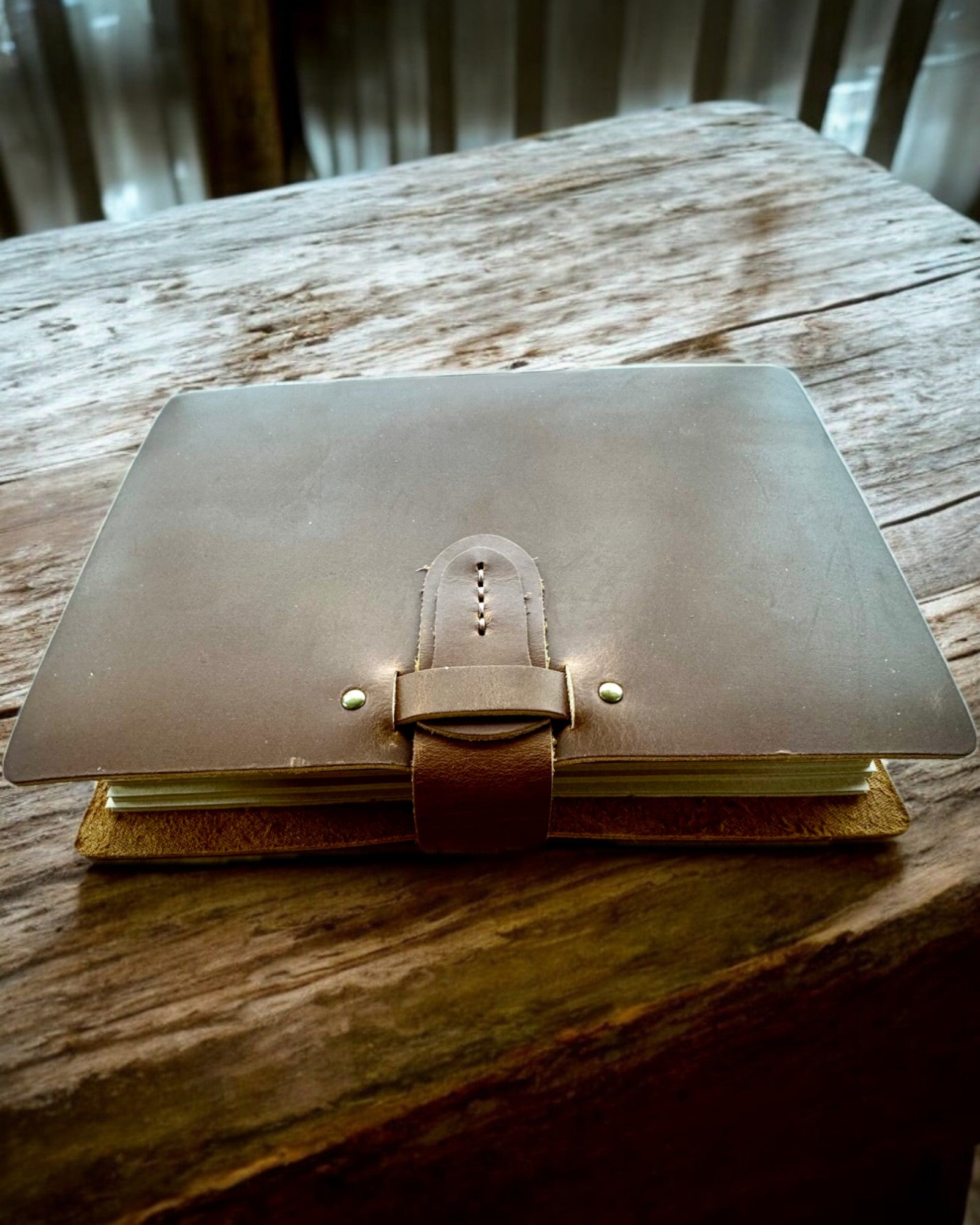 Notatnik Premium "RetroNotes" – Elegante cuaderno de Cuero Auténtico - 200 páginas, 120g, cuaderno, bloc de dibujo, color marrón, personalización con grabado