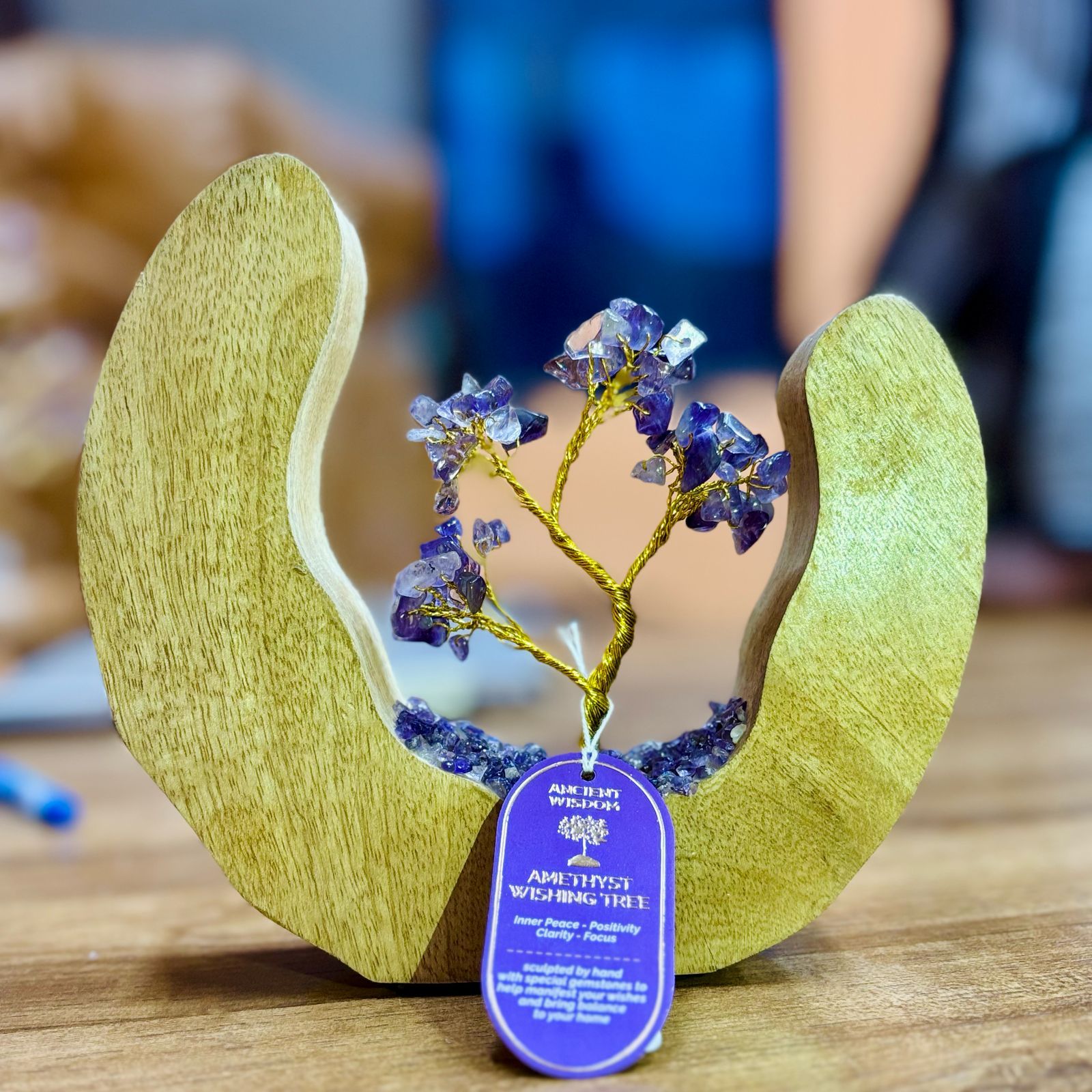 Jardín de Árboles de Amatista de Madera de Mango - Árbol Artesanal con 60 Piedras de Amatista, Ideal para Regalo - Altura 17 cm, Símbolo de Paz y Protección