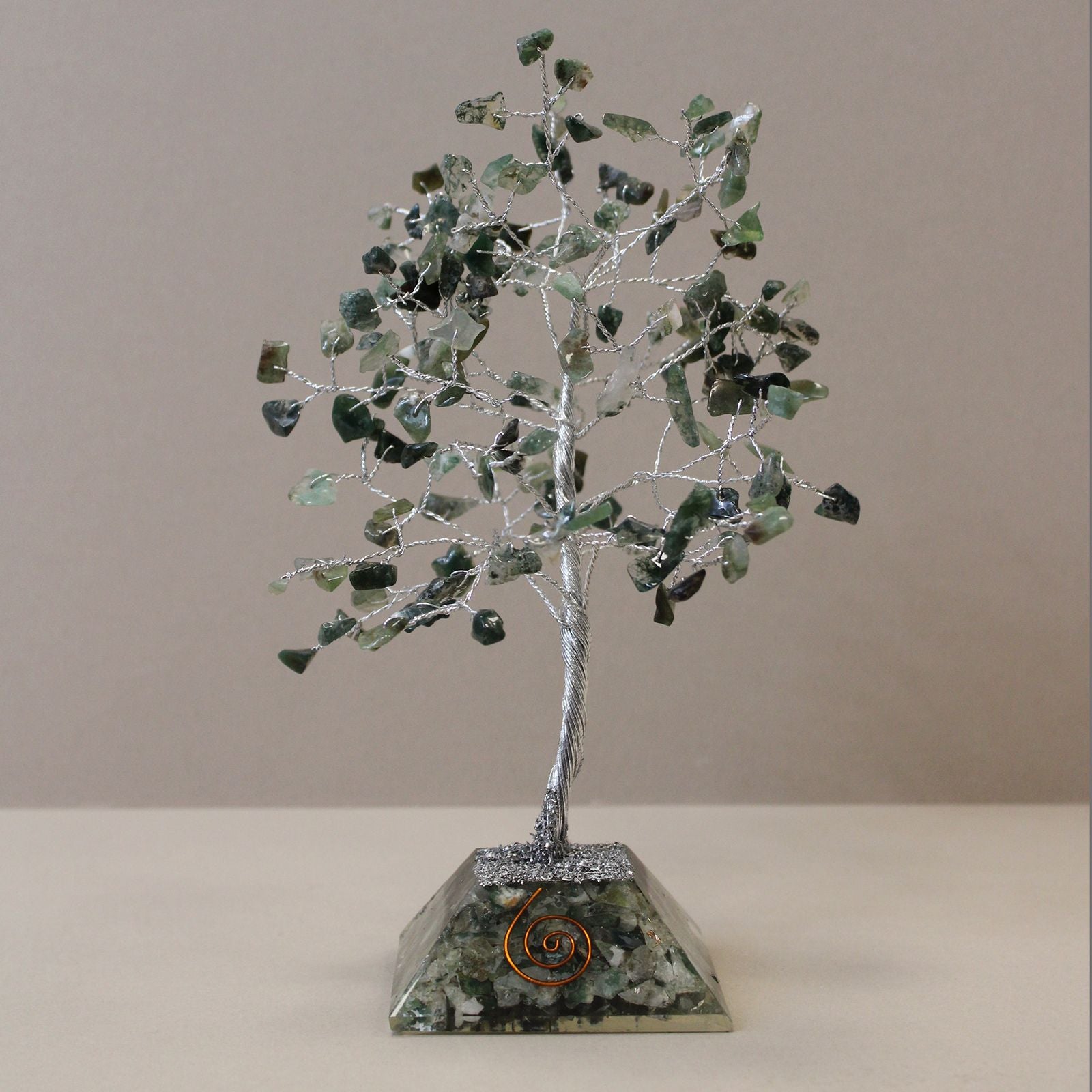 Árbol de piedras con base de orgonita - 160 piedras de ágata musgosa